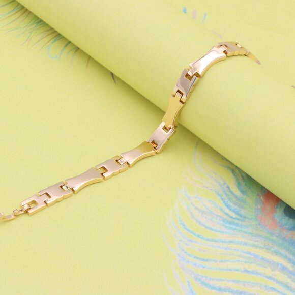 "Glossy Rose Gold Bracelet with Modern Curved Link Design, XPBL0876 - Picture 6 of 12